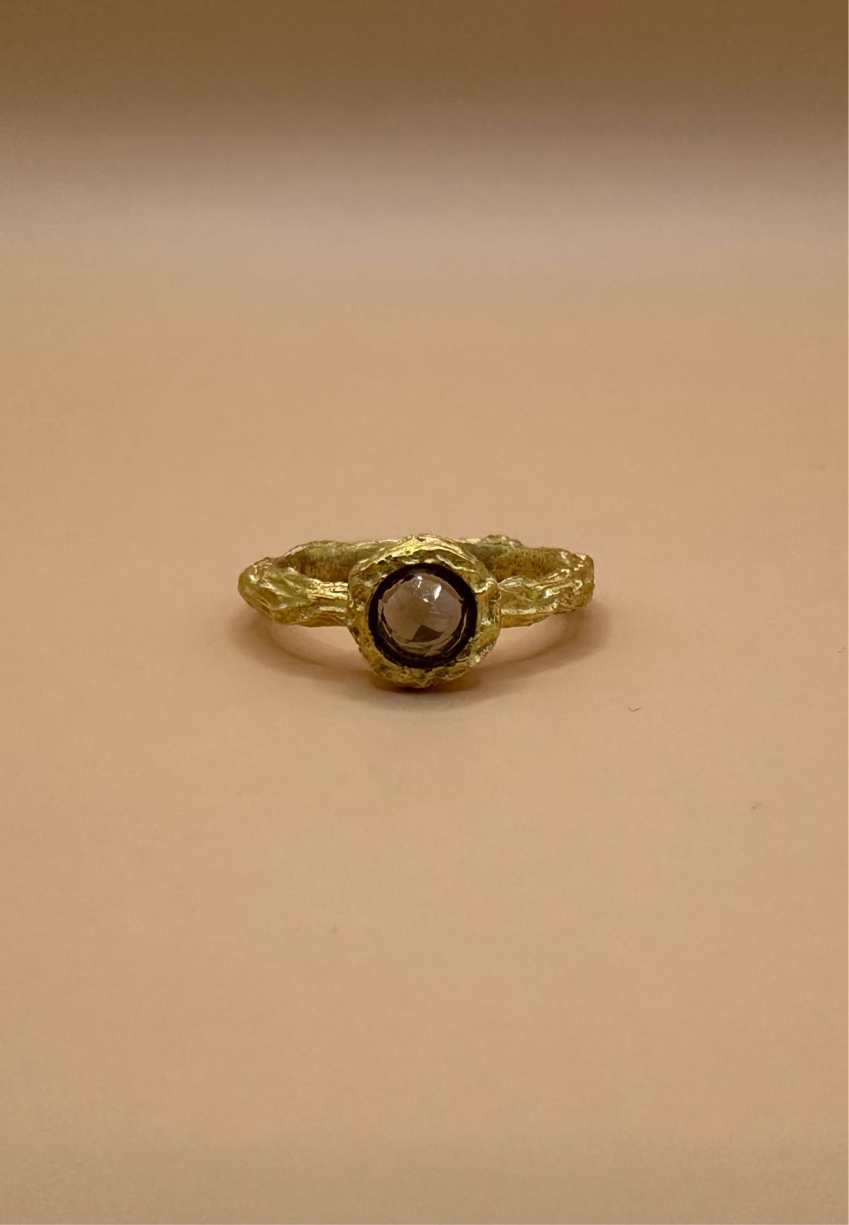 Vergoldeter Ring mit Rauchquarz