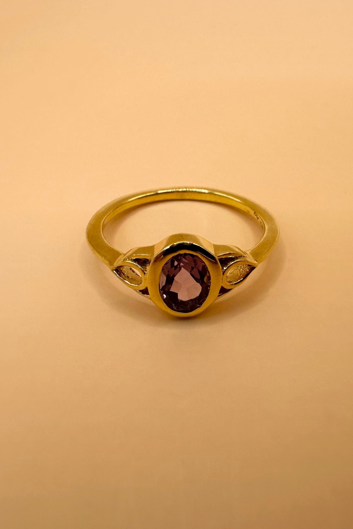 Vergoldeter Ring mit Amethyst