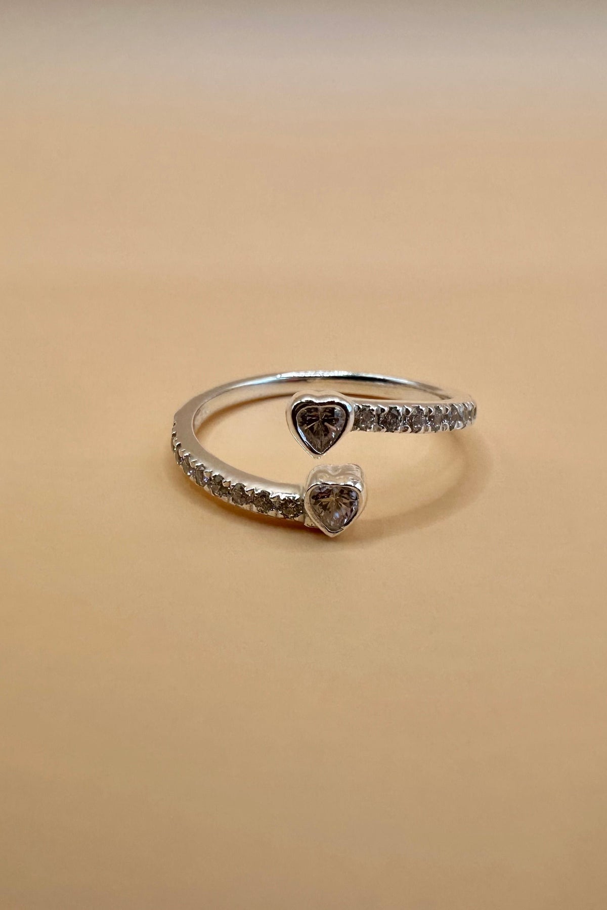 Ring mit Herzen und Zirkonia