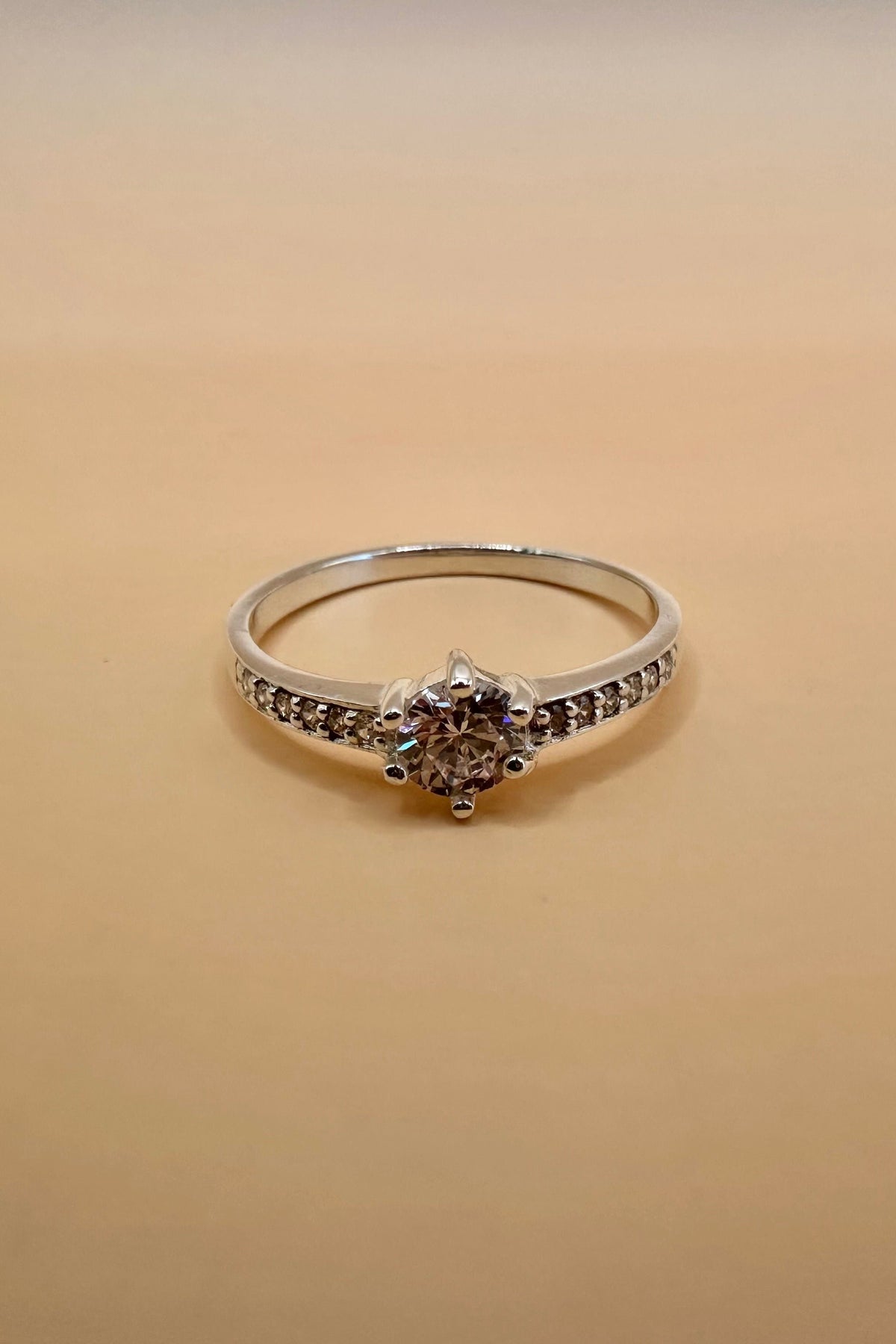 Ring mit Zirkonia