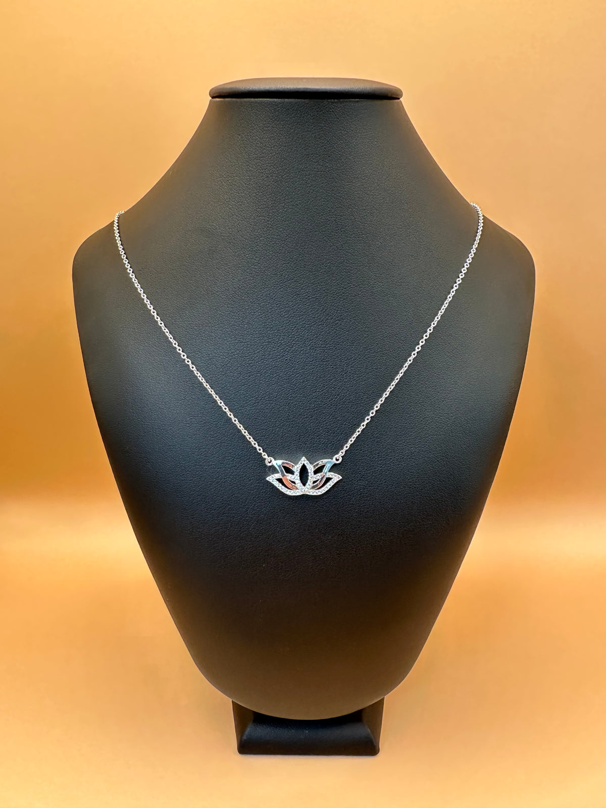 925 Silberkette mit Lotusblume und Zirkonia als Anhänger