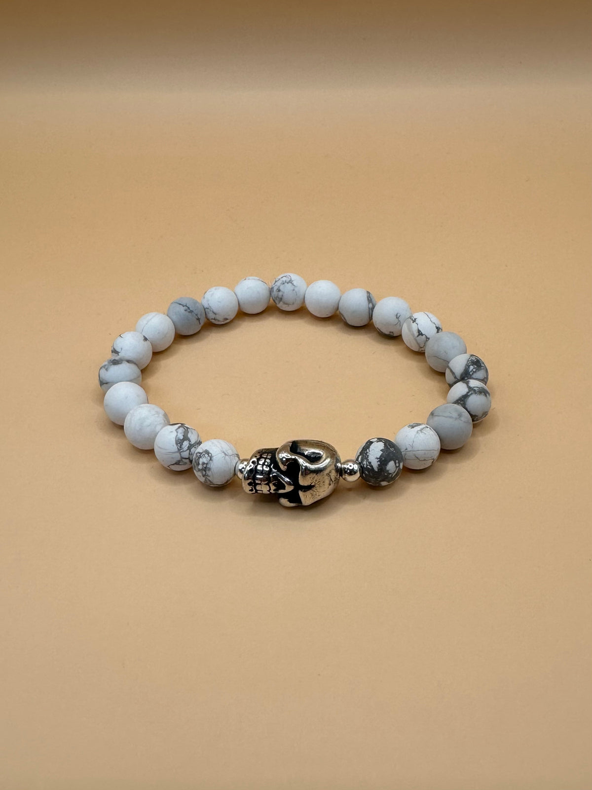 ARMBAND HOWLITH MIT 925 SILBER TOTENKOPF (8mm)